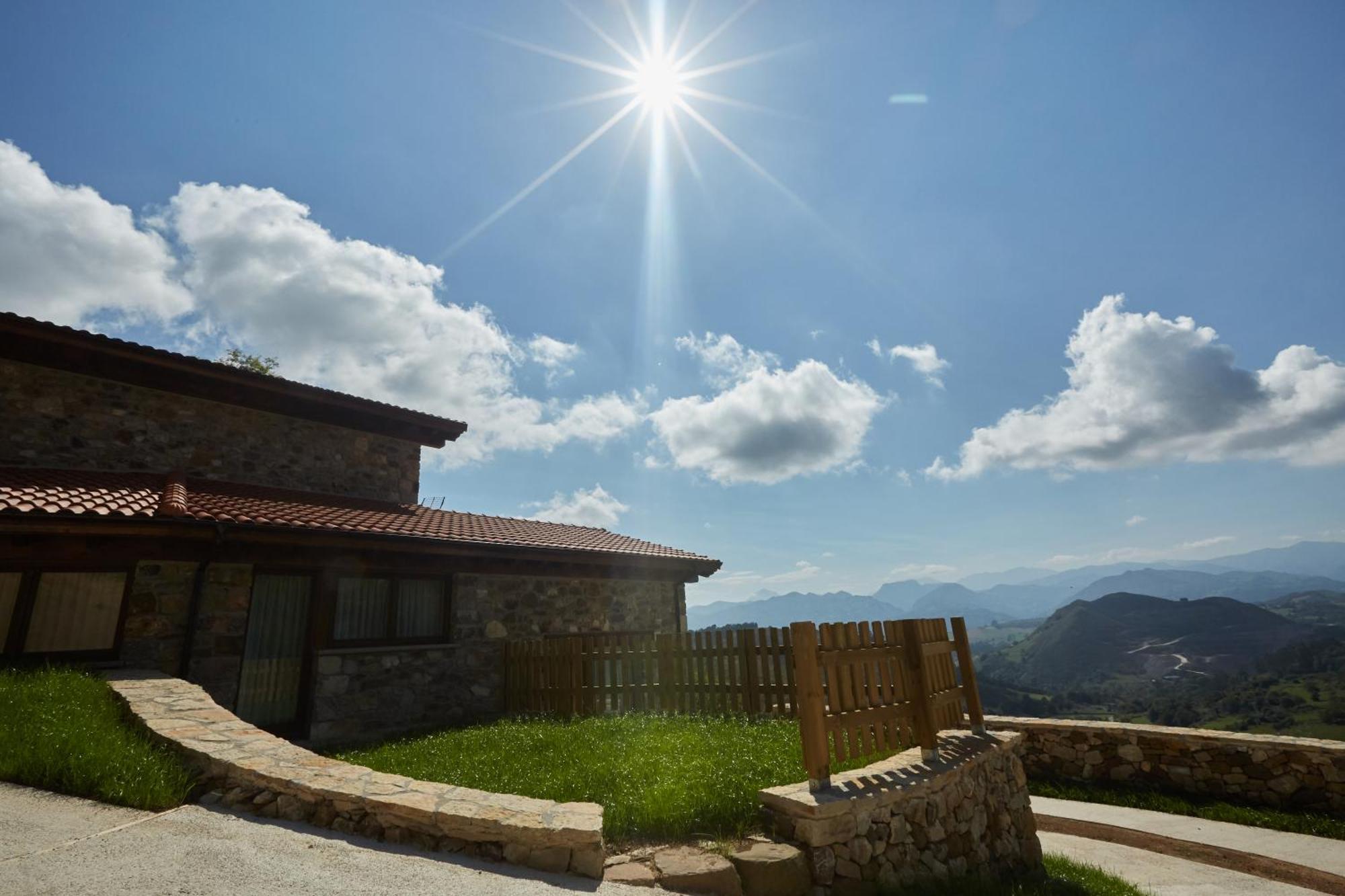 Apartamentos Rurales Casa La Piedra Collía Exterior foto